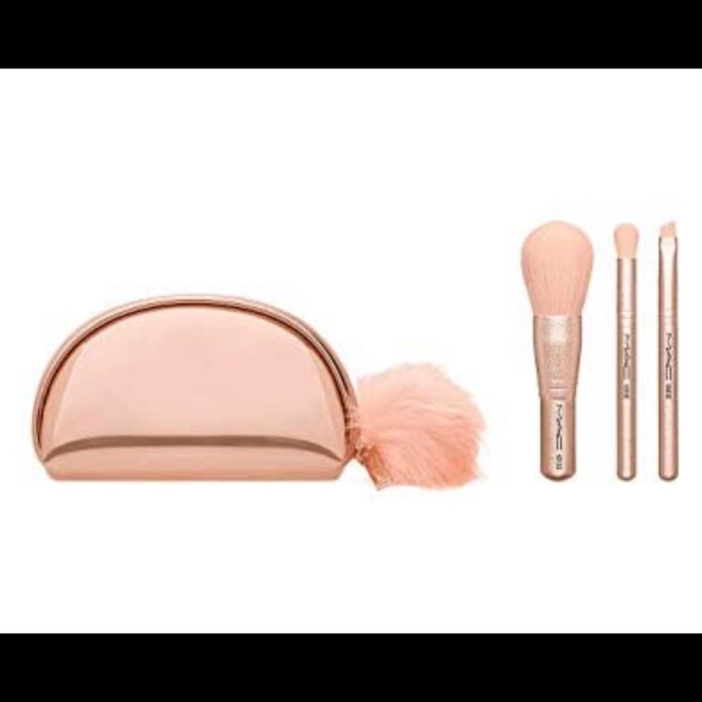 MAC Cosmetics Snowball Brush Kit & Mini Brush Bag